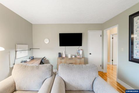 1123 17th (-1133) Street SE Salem OR 97302