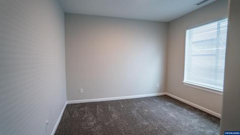 24 & 26 Sand Ridge Court Lebanon OR 97355