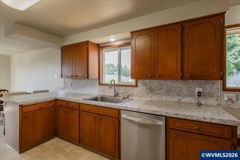 157 NE Fern Court Dallas OR 97338