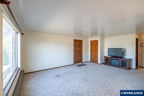 157 NE Fern Court Dallas OR 97338