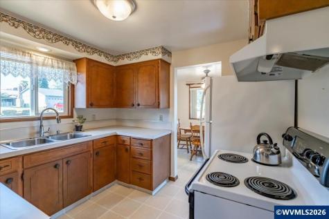 157 NE Fern Court Dallas OR 97338