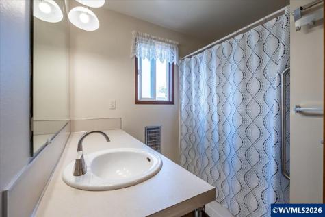157 NE Fern Court Dallas OR 97338