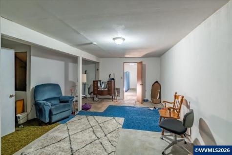 157 NE Fern Court Dallas OR 97338