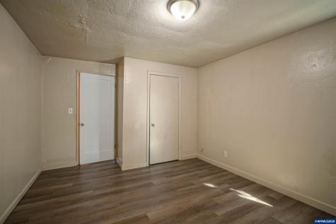 2806 Livingston -2808 Street NE Salem OR 97301