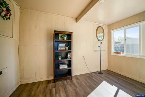 2806 Livingston -2808 Street NE Salem OR 97301