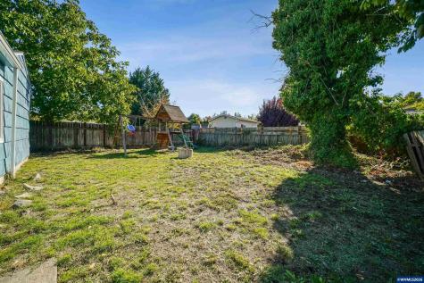 2806 Livingston -2808 Street NE Salem OR 97301