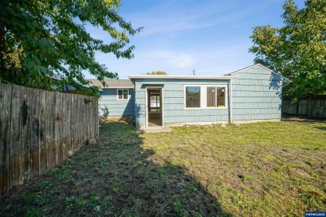 2806 Livingston -2808 Street NE Salem OR 97301