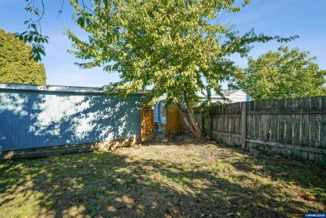 2806 Livingston -2808 Street NE Salem OR 97301