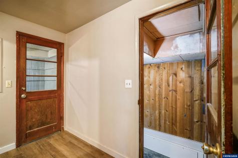 2806 Livingston -2808 Street NE Salem OR 97301