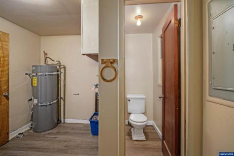 2806 Livingston -2808 Street NE Salem OR 97301