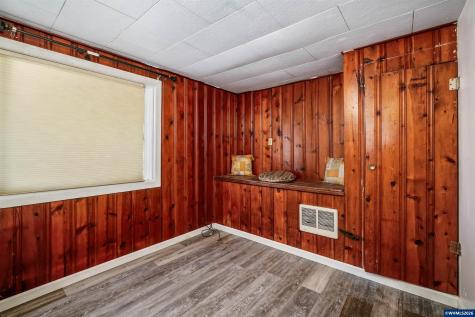 2806 Livingston -2808 Street NE Salem OR 97301