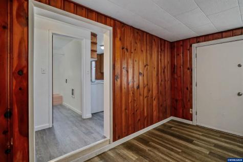 2806 Livingston -2808 Street NE Salem OR 97301