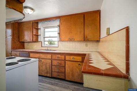 2806 Livingston -2808 Street NE Salem OR 97301