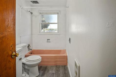 2806 Livingston -2808 Street NE Salem OR 97301