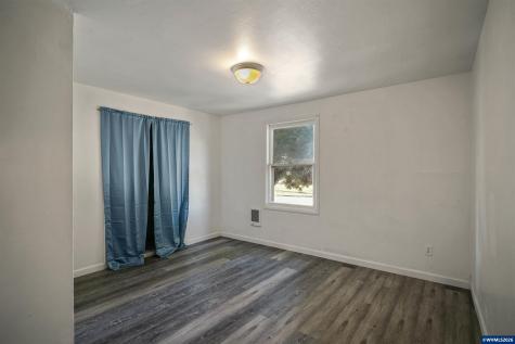 2806 Livingston -2808 Street NE Salem OR 97301