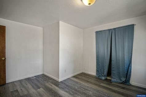 2806 Livingston -2808 Street NE Salem OR 97301