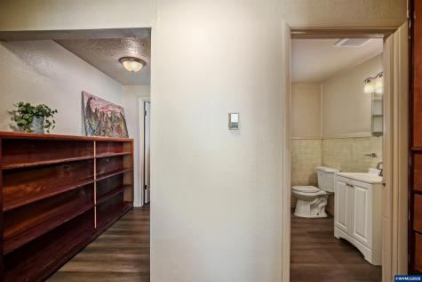 2806 Livingston -2808 Street NE Salem OR 97301