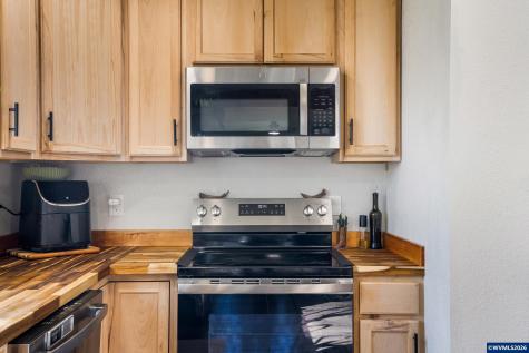 796 S R Street Cottage Grove OR 97424