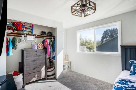 796 S R Street Cottage Grove OR 97424