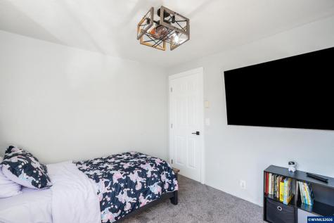 796 S R Street Cottage Grove OR 97424