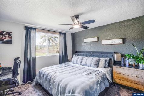 796 S R Street Cottage Grove OR 97424