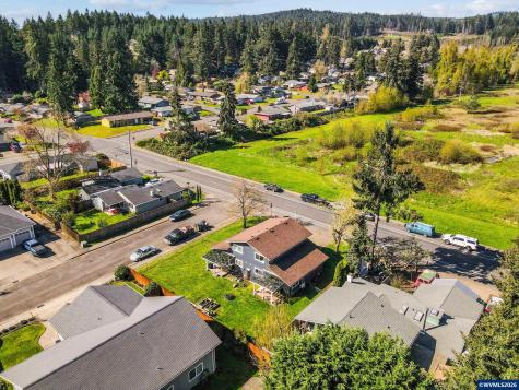 796 S R Street Cottage Grove OR 97424