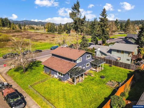 796 S R Street Cottage Grove OR 97424