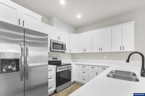 228-230-232 W Clay Street Monmouth OR 97361