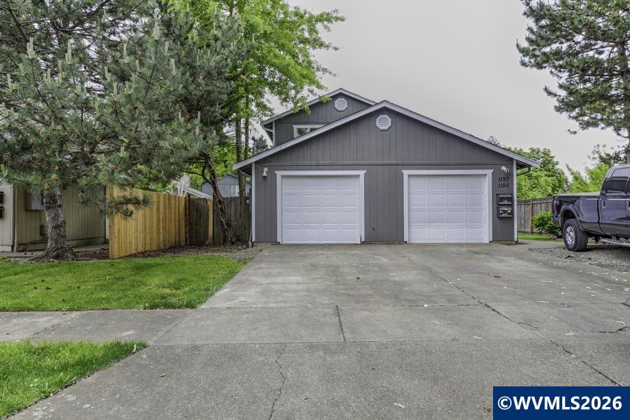1195 Shipping (-1197) Street NE Salem OR 97301