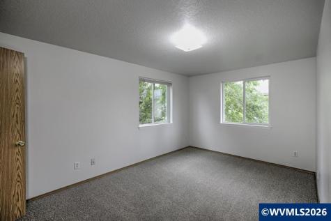 1195 Shipping (-1197) Street NE Salem OR 97301