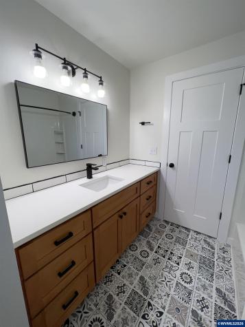 1150 Wyatt (-1160) Avenue Stayton OR 97383