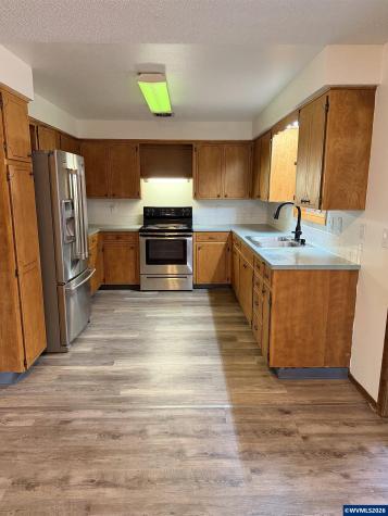 1150 Wyatt (-1160) Avenue Stayton OR 97383