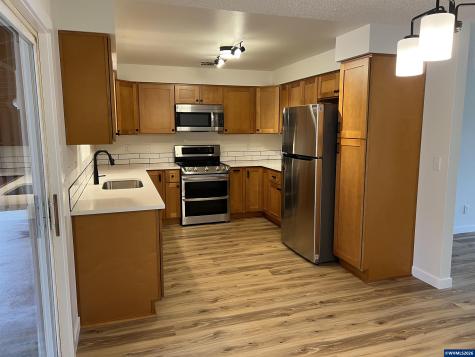1150 Wyatt (-1160) Avenue Stayton OR 97383