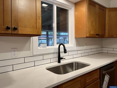 1150 Wyatt (-1160) Avenue Stayton OR 97383