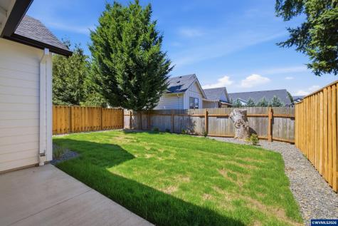 1251, 1255 Brown Street Woodburn OR 97071