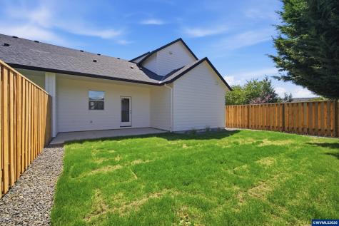 1251, 1255 Brown Street Woodburn OR 97071