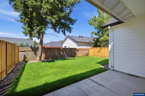 1251, 1255 Brown Street Woodburn OR 97071