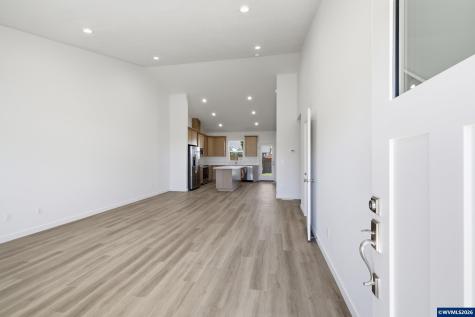 1251, 1255 Brown Street Woodburn OR 97071