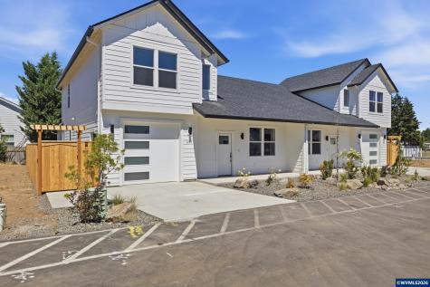 1251, 1255 Brown Street Woodburn OR 97071
