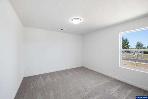 1251, 1255 Brown Street Woodburn OR 97071