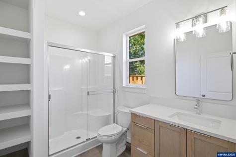 1251, 1255 Brown Street Woodburn OR 97071
