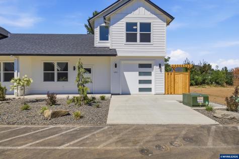 1251, 1255 Brown Street Woodburn OR 97071