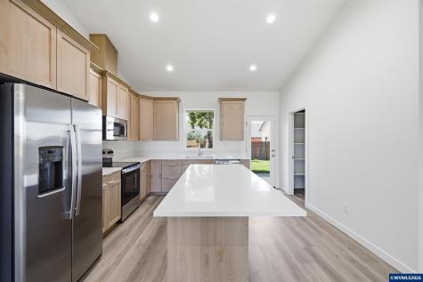 1251, 1255 Brown Street Woodburn OR 97071