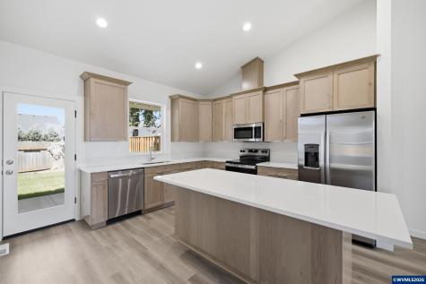 1251, 1255 Brown Street Woodburn OR 97071