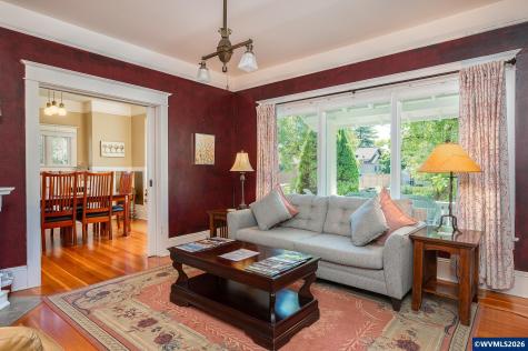 809 NE Evans Street Mcminnville OR 97128