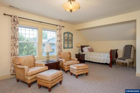 809 NE Evans Street Mcminnville OR 97128
