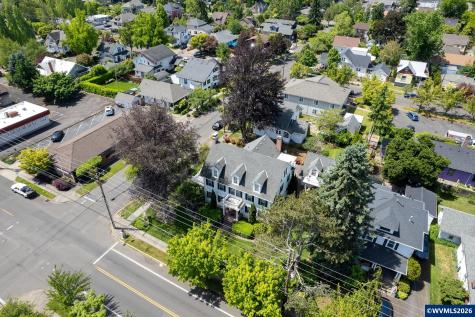 809 NE Evans Street Mcminnville OR 97128
