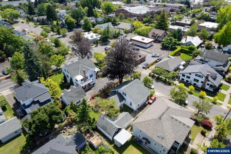 809 NE Evans Street Mcminnville OR 97128