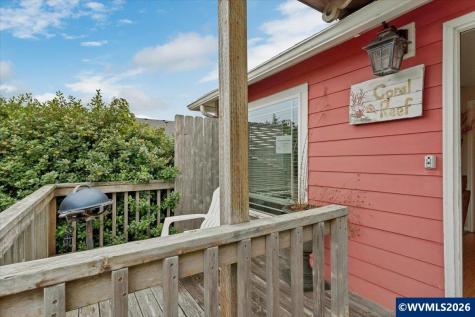 25 NE Clarke Street Depoe Bay OR 97341