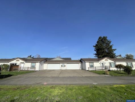 4455 Blueberry (-4445) Lane NE Salem OR 97305